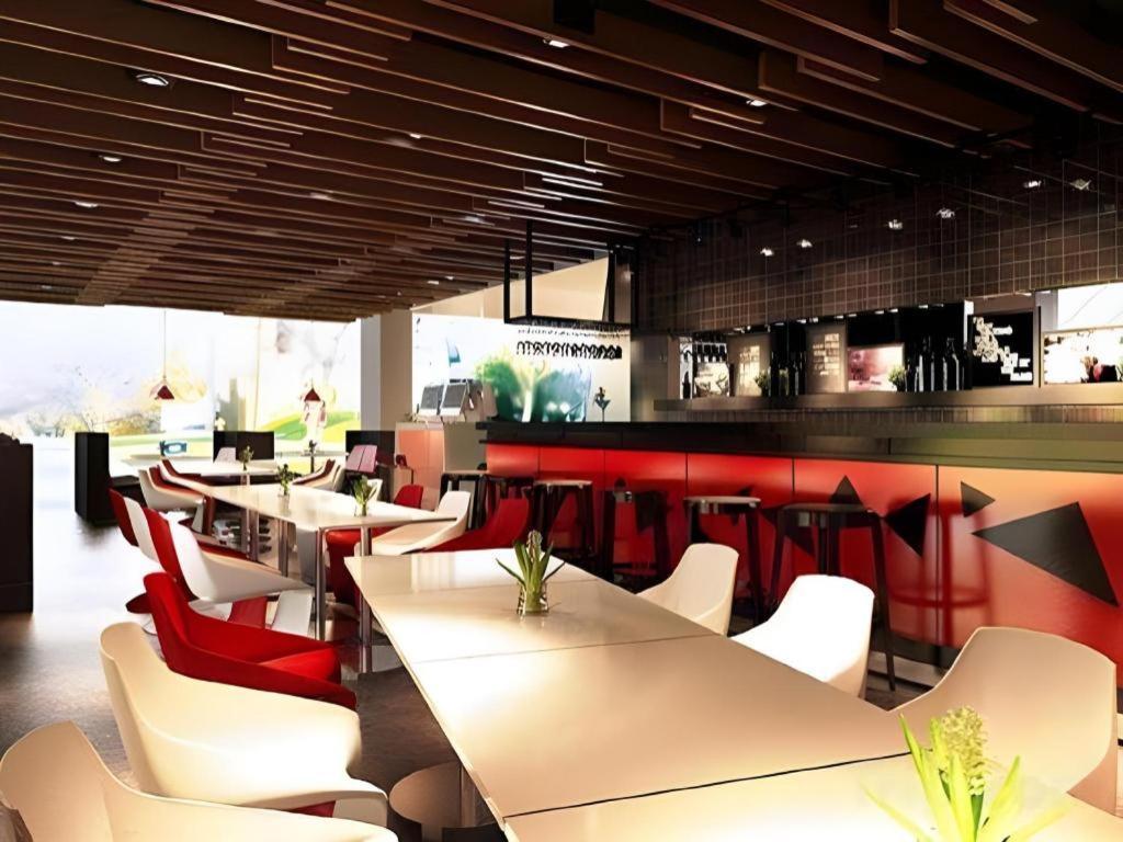 G Suites Hotel By Amithya Surabaya Exteriör bild