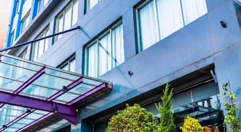 G Suites Hotel By Amithya Surabaya Exteriör bild