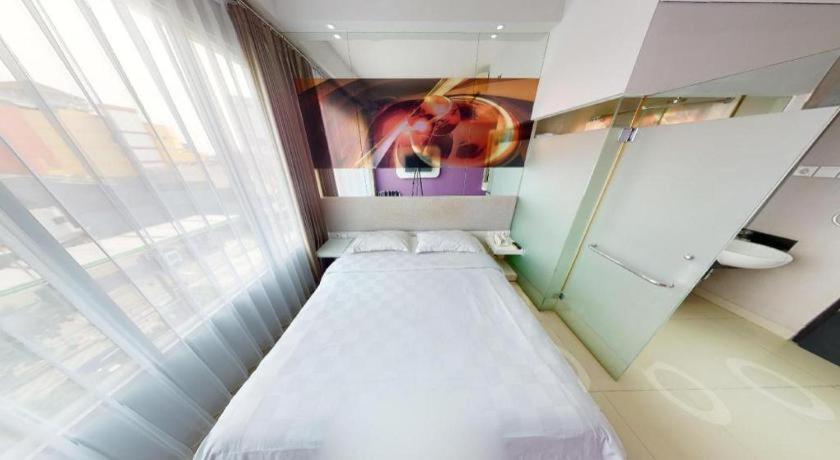 G Suites Hotel By Amithya Surabaya Exteriör bild