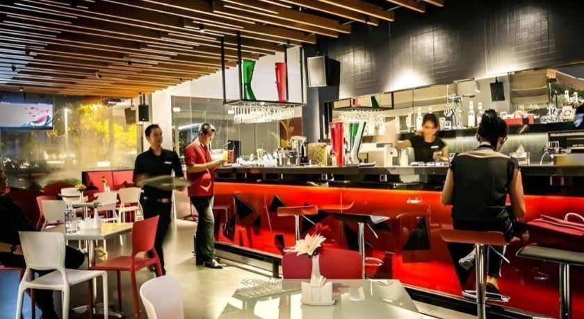 G Suites Hotel By Amithya Surabaya Exteriör bild