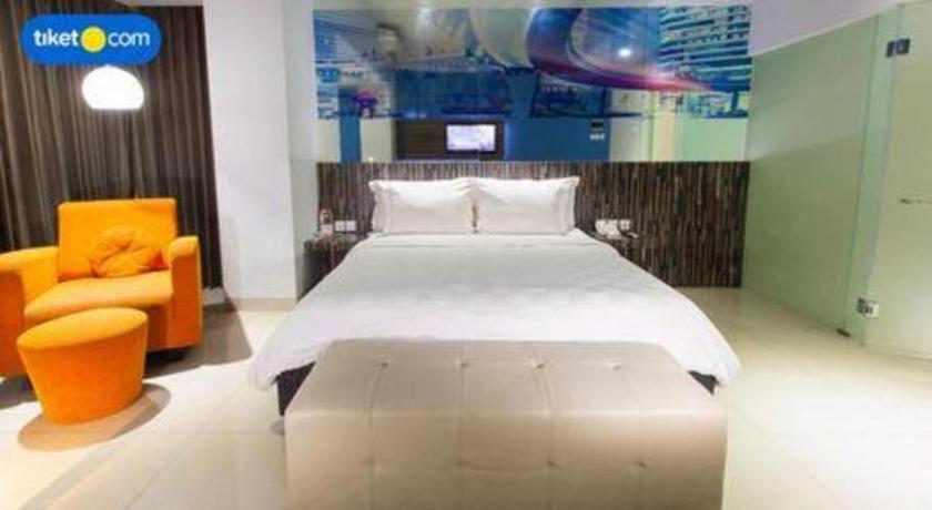 G Suites Hotel By Amithya Surabaya Exteriör bild